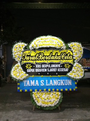 Papan Bunga Duka di Daon