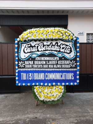 Papan Bunga Duka di Daon